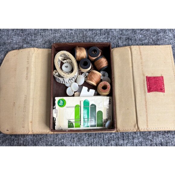 Vintage Belding Corticelli Leather Sewing Kit With Threads Buttons & Needles - Picture 1 of 9